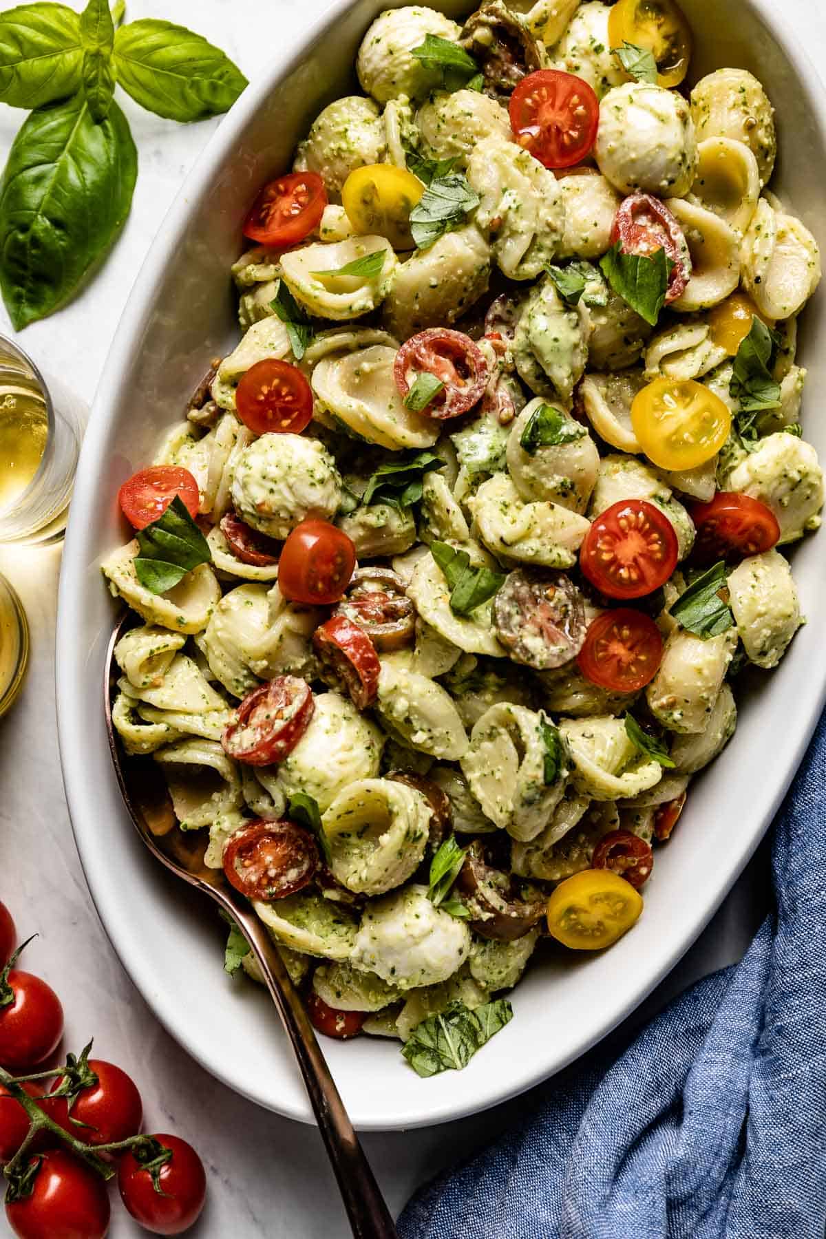 Easy Pesto Caprese Pasta Salad: Perfect for Potlucks & BBQs